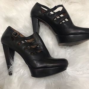 No 704b ankle bootie